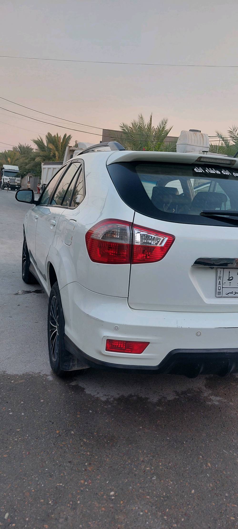 سلام عليكم 
BYD S6 للبيع موديل2013 
محرك مستبوشي بلادي 2400 سحب أمامي السياره كفاله عامه شرط الفحص بيها فتحه سقف تخم صاير 5راكب شاشه بلادي السبير ما نازل كامره خلفي وكامره جانبيه 
الاستفسار على الأرقام الاتيه *********** الخط بي واتساب
السعر 95وبيها مجال