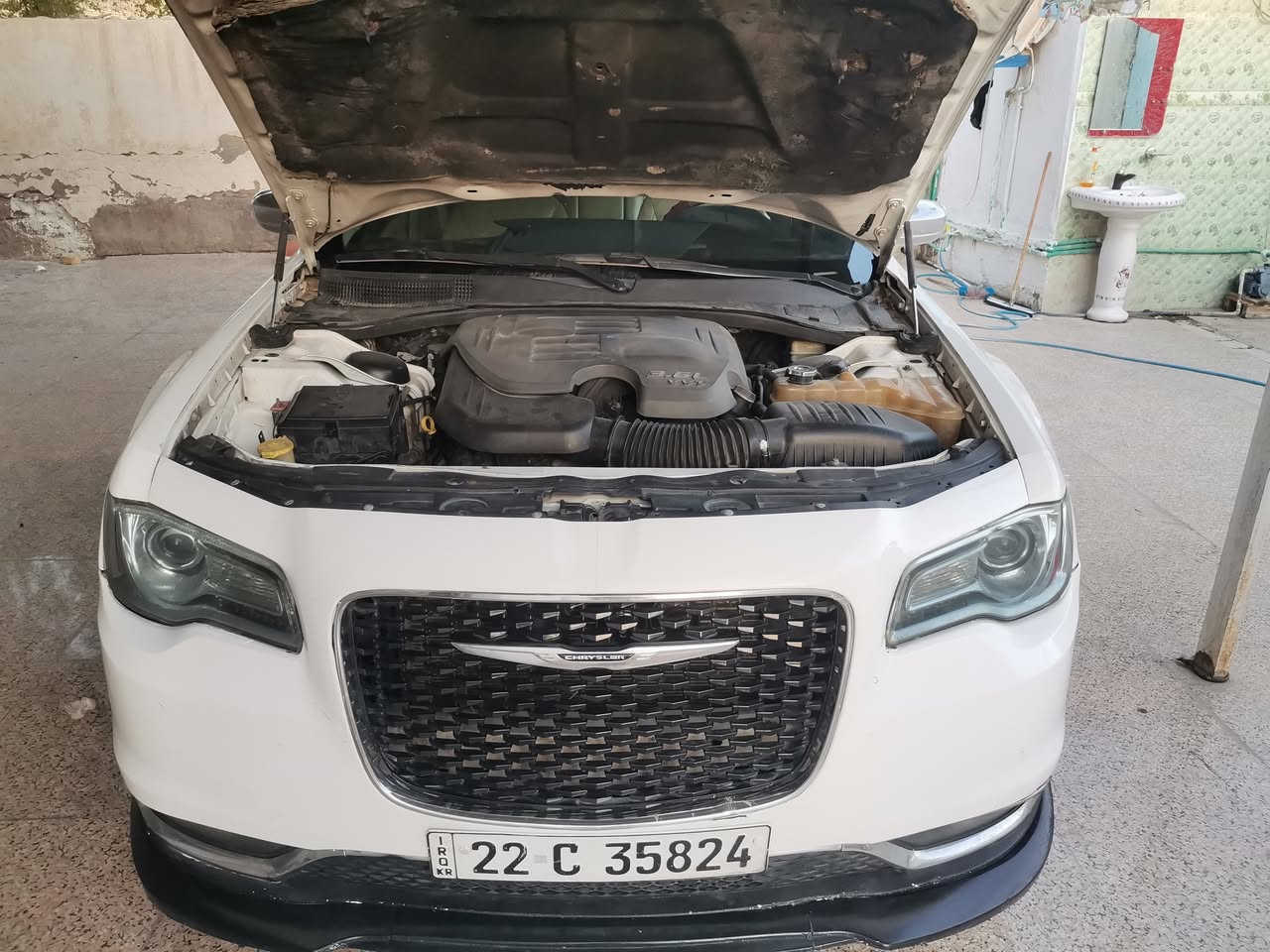 بسم الله خير الاسماء
السلام عليكم للبيع 

كرايسلر اوباما c300 موديل موديل 2012خصوصي أبيض ثلجي السيارة وارد كندي رقم أربيل دولي انگليزي بأسمي حصراً السياره مكفوله من الحادث بيها كلير بسيط فقط وشرط السونار بالصفحة عكس السائق السيارة گير ومكينه جدد توني شادهن مازدات وبگلايتات  تاير جديد ويل مكسيكي دواخلها جدد ماشية 267 السياره استخدام شخصي بيها ملاحظة بصيط 

 السعر 138 وبيها مجال 

مكاني مركز الناصرية ***********
