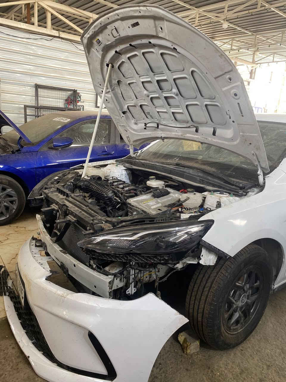 BYD سيل فايف 11مليون وبيهه مجال
حادث بنيد چاملغات بچم بيهه صبغ 

بس مااعرف شنو عطل بيهه 

يعني تجي تاخذ عله وضعيتهه 

شنو بيهه عطلان انت اصلحه

‏‪***********‬‏
