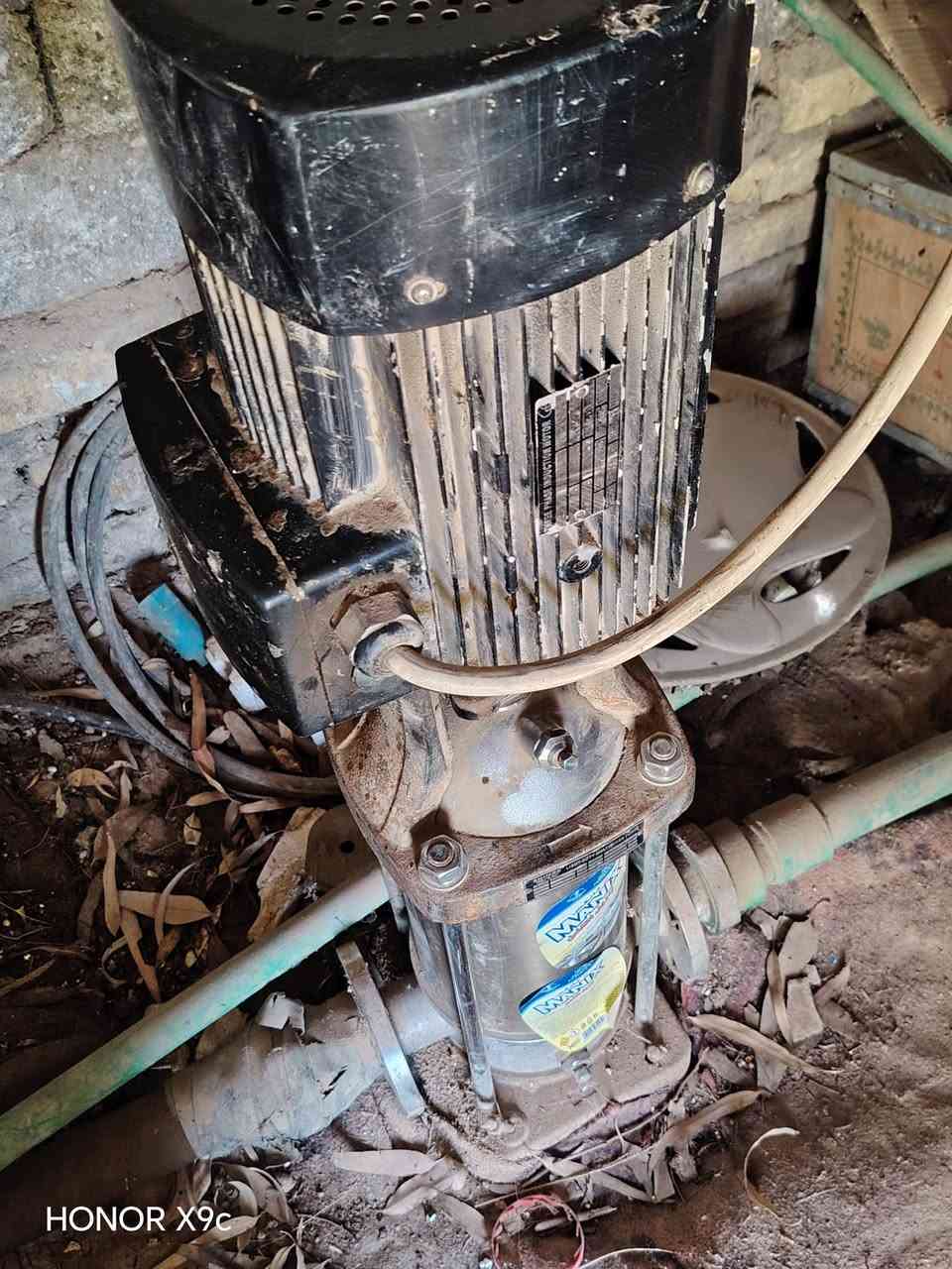 ماطور غسل يشغل 2 اهواز شغال شرط الشغل وماطور تاروسه أيضا شغال للبيع المكان الديوانية الاستفسار ***********

