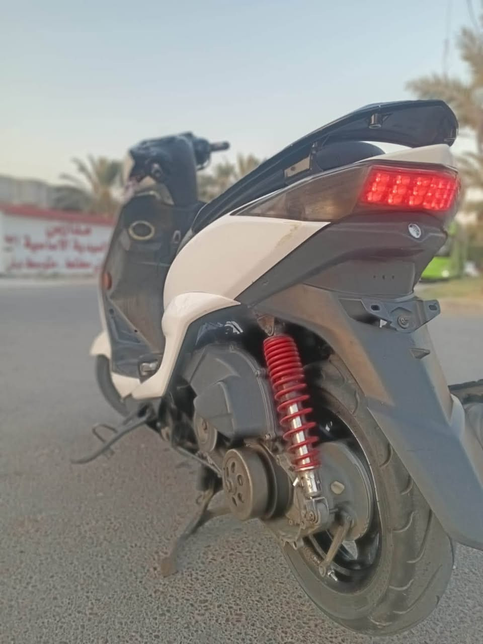 سلام عليكم حبايب سكنس لد اخت الرمبه دراجه بلاديه خلقه واخلاق كهربائيات كامله نكره سلف تجي ادك سلف وتطلع اكفلك اياهه من كلشي السعر مليون و150 وبيهه مجال مكان السيديه تواصل ***********
