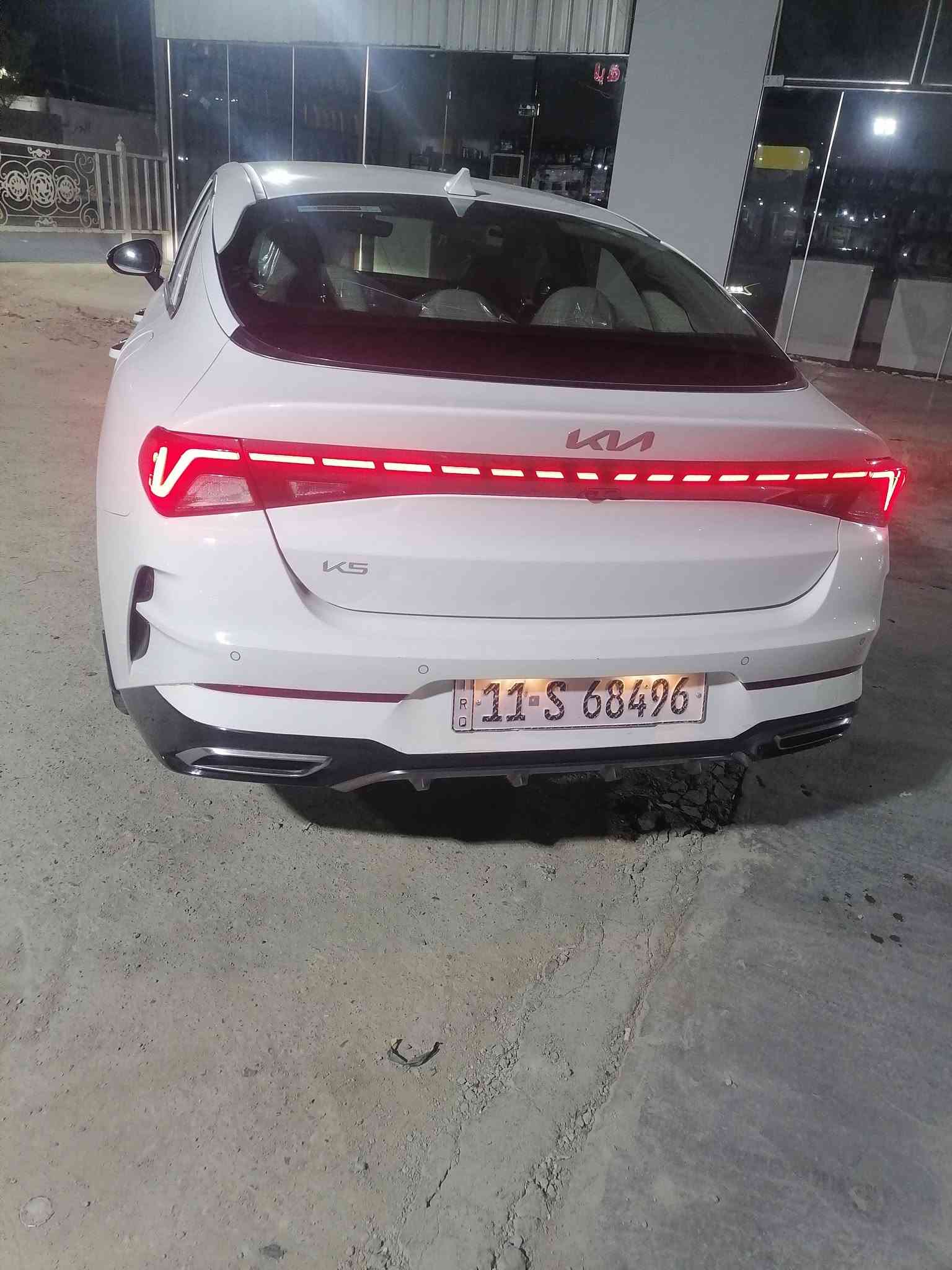 السلام عليكم كي فايف موديل 23خليجي مكفوله كفاله عامه رقم بغداد مكينه 2500 ماشيه 78الف السياره جاهزه من كلشي مابيها نقص مكان السياره ناصريه مركز رقمي ***********
