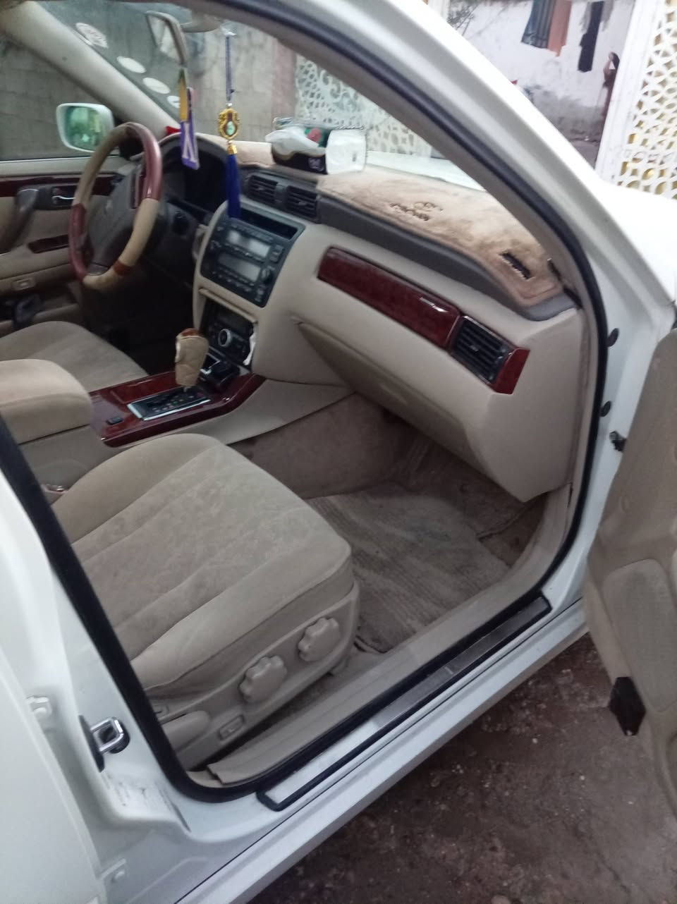 ملكة أدوات كصة جنطة محرك ديفور الزغير لون ابيض صدفي دكمة وحدة  تبريد حدادة جاهزة من كل النواحي متوووم  شرط الحاسبة السعر ٣٧  لاستفسار *********** او مراوس بسوناتا  النترا@@
