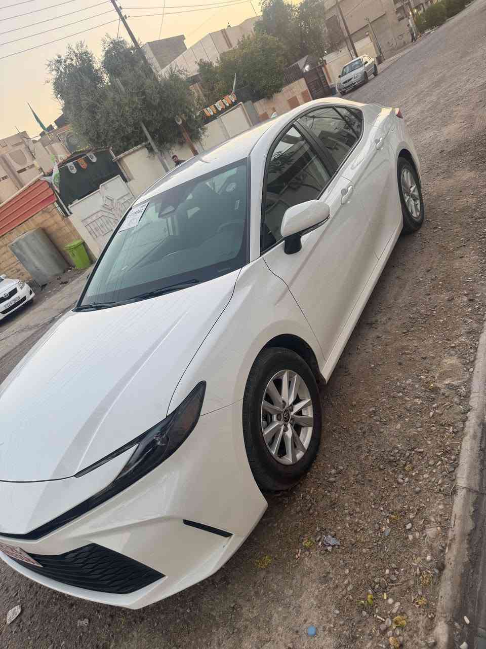 كامري هايبرد 2025 le 
رقم كاتي 🔵 لون ابيض 🔵 بجم كبس🔵 ماشي 24 الف ميل
بيها بابين تبديل و على كد الهلال الجامرلغ الخلفي بي صبغ 🔵 بدون دواخل 🔵 ايرباك البردة طاك 🔵مكاني كركوك
صور الحادث مرفق ويا الصور
السعر 205 و بي مجال بسيط 
تواصل فقط واتساب
***********
