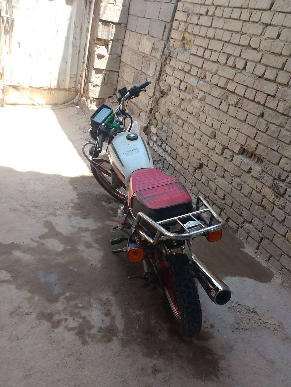 سلام عليكم دراجه للبيع مؤديل ٢٠٢٠ الدراجه مكفوله كير ومحرك  السعر ٤٠٠ وبيه مجال ***********هاذه رقمي
