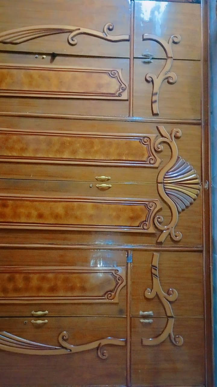 سلام عليكم غرفه اخشاب لبيع الشراي يرسلني خاص السعر مناسب ***********
