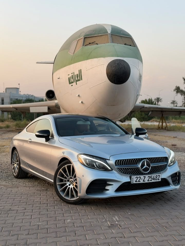 السلام عليكم
مارسدس c300 فورميتك 2017
ماشيه 90mi
فول مواصفات 
بانوراما
نقط عمياء
رادارات 
شفتات 
5 نظام قيادة 
كشنات كهرباء 
كامره قلاب 
لايت متحرك 
مواصفات معروفه وبعد هواي بيه مواصفات السيارة جديدة كلش ومصروف عليه تخم تاير وصدر
 كير ومكينه وتبريد كله شرط وعليه ادامه تخم نوزلات وبلكات ويالحقيقة احله من الصور مابيه اي نقص 

السيارة باسمي تحويل مباشر 
مكاني  بغداد العامرية  ***********

السعر 185$ وبيها مجال قليل سيارة حيل نضيفة ومرتبه صور السونار مع المنشور
