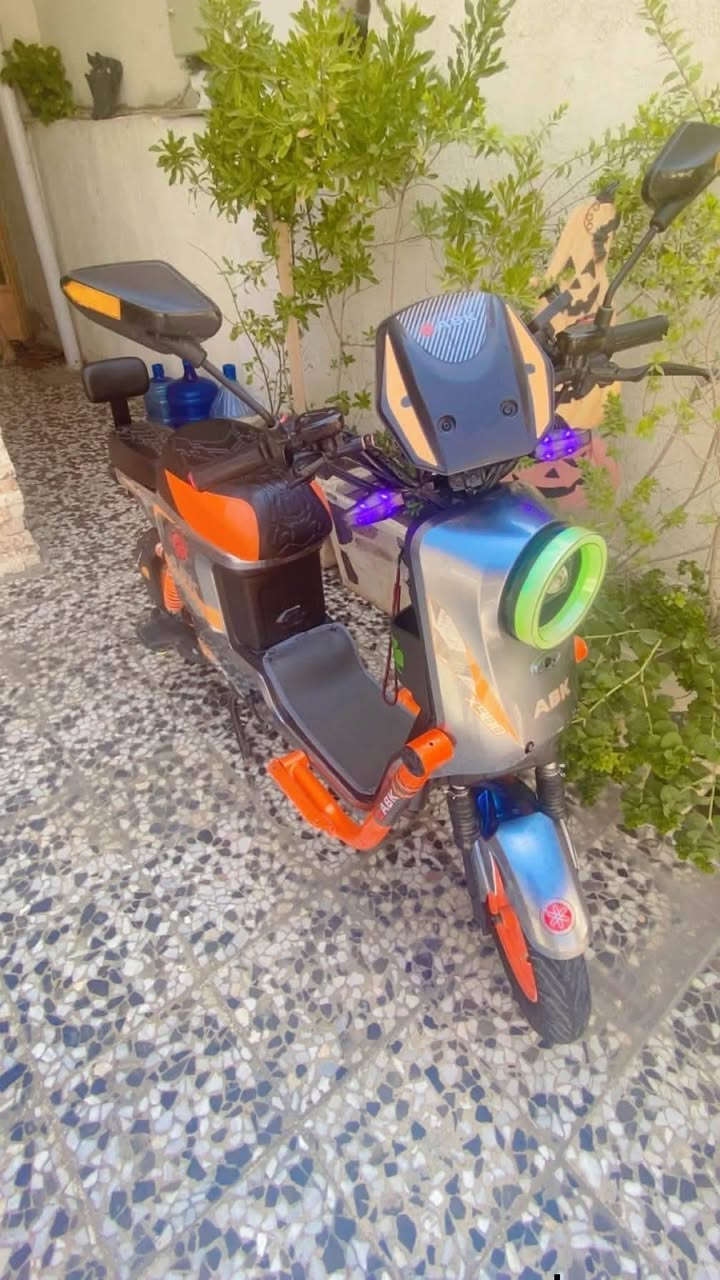 سلام عليكم عندي دراجه x900للبيع الدراجه عوزه بس شاشه دراجه نضيفه بطاريات وينلي للبيع السعر 350وبيه مجال خاص عل واتساب ***********مكاني مشتل شارع جامع
