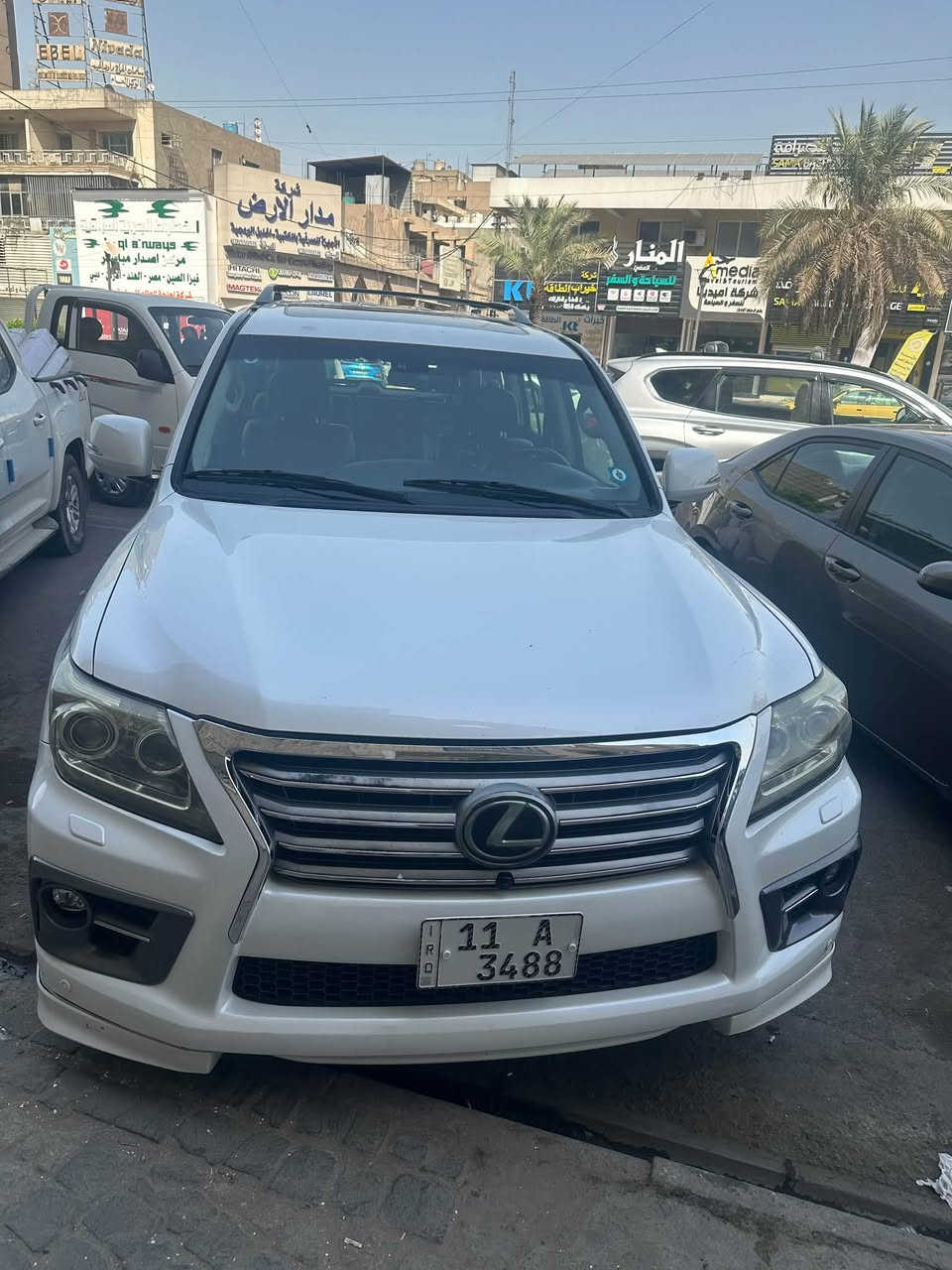🚘 للبيع لكزس LX 570 موديل 2012 – فئة LX
🔹 الموديل: 2012

🔹 الفئة: LX 570

🔹 المحرك: 8 سلندر 5.7L

🔹 دفع رباعي

🔹 قير أوتوماتيك

🔹 الممشى: 163,000 كم فقط

🔹 داخلية جلد

🔹 تبريد وتسخين المقاعد

🔹 ذاكرة للمقاعد

🔹 فتحة سقف

🔹 تشغيل بصمة

🔹 مقاعد كهربائية

🔹 شاشة وملاحة

🔹 كاميرا خلفيه 

🔹 نظام صوت فاخر

🔹 مثبت سرعة

🔹 تكييف أمامي وخلفي

🔹 نظام تعليق وهيدروليك

🔹رقم مميز اربع ارقام

السيارة نظيفة وحاضرة للفحص بأي مكان يختاره المشتري، والفحص يحدد حالة السيارة بكل شفافية.

💰 السعر: [خاص]

📍 الموقع: [بغداد]

📞 للاتصال: [***********]
