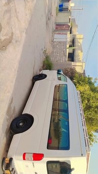 هايسه موديل 2017 رقم بغداد بيها صبغ بالتكمه جهت السايق وبيها بالصحه ال...