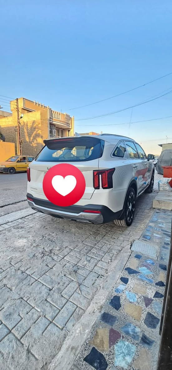 🚨البيع نقداً السعر ٢٩٠٠٠$مع المجال البسيط

🚗 كيا سورنتو  2026| KIA SORENTO
📍 مرقم بغداد | بضمان المجموعة الدولية: 5 سنوات أو 100,000 كم

📌 المواصفات:
• الموديل٢٠٢٤– عداد (٢٦ كم)
• المحرك:  / 6 سلندر
• الناقل: أوتوماتيك (ماوس)
• قمارة: حديد
• هندبريك: دكمه
• تشغيل: بصمة + تشغيل عن بُعد + خاصية الترحيب
• عداد سرعة: ديجيتال متصل
• شاشة GPS + داتا شو
• مقاعد كهربائية (2)
• 7 راكب / 3 قطع تبريد
• بردات خلفية
• شحن وايرلس
• لايت + بك لايت LED
• حساسات عدد (8)
• صندوق كهرباء 
• ويل كب حجم 20
خليجي الوكاله الدوليه ضمان ٥ سنوات

📍 العنوان: بغداد – الشعب  –
رقم الهاتف
***********
