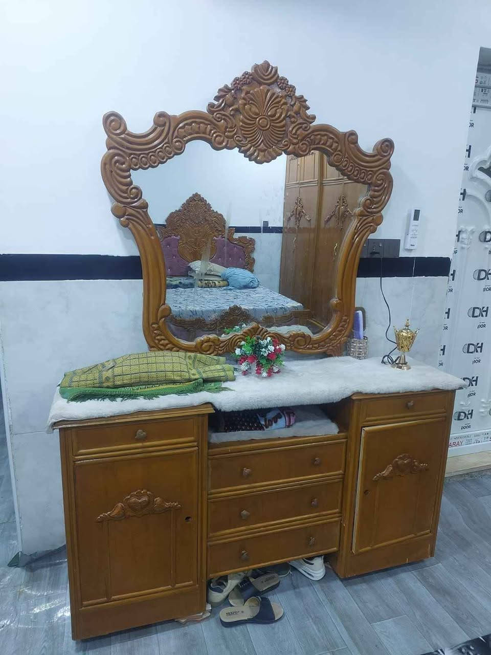غرفه نوم تزكام صاج عراقي كامله نظيفه السعر مليون وبيه مجال العنوان كربلاء مكلف بالنشر *********** كربلاء, العراق
