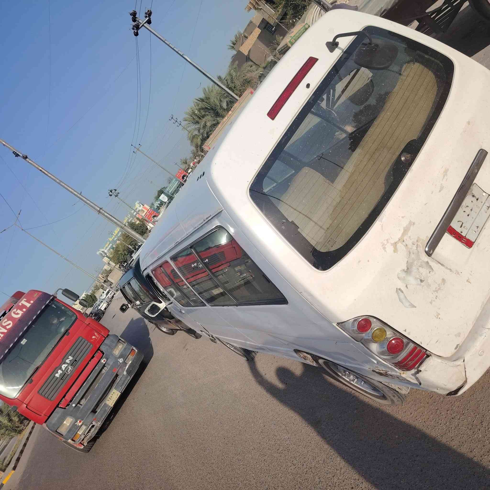 سلام عليكم جنبي موصليه للبيع مكينه وكيروكسن وحداديه وتخم تاير العنوان نجف حي النداء السعر٣٢وبيها مجال الشراي يتصل  ***********
