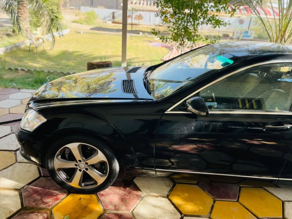 سلام عليكم مارسدس 2005        S550 بيه قطعتين صبغ فقط للبيع او مراوس حسب القناعه ***********
