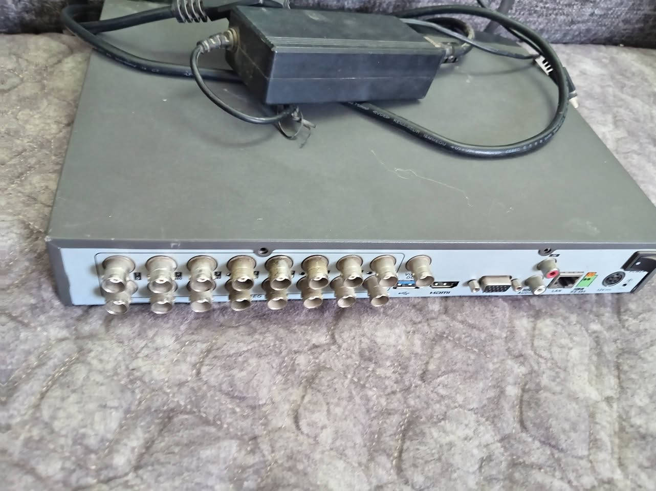 السلام عليكم DVR من شركه هيكفجن 16 جنل مع هار للبيع 4 تيرا للتواصل خاص او ***********

