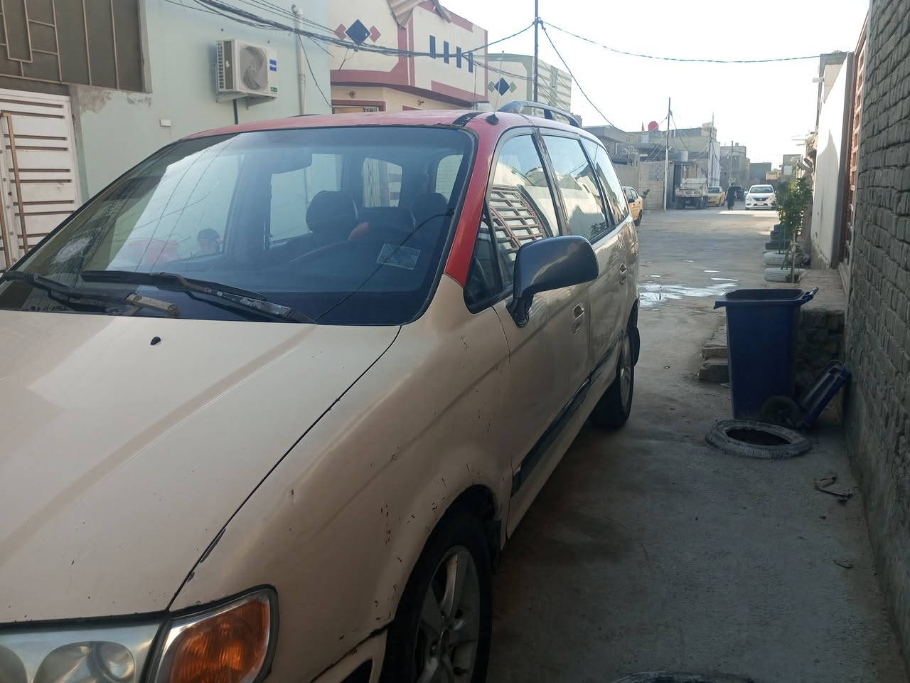 السلام عليكم هونداي تراجيت موديل 2006 بانزين خصوصي بأسمي رقم بصره للبيع  او مراوس تريد التحويل او كاله  تبريد عاطل سرب الغاز من الفريز وره  والكببريسر شغال كير جديد محرك كامري أبو حف 2200 بي خربطه بالضفيره دخان اسود واصراف بانزين يوجد فتحة خارجية للفيت بم يعني ميحتاج تفتح تانكي من تريد اتبدل الفيت بم دواخل نظيفة موقع السيارة نجف قضاء الكوفه السعر  ٤٥ ورقة و بيها مجال رقمي*********** يوجد واتساب
