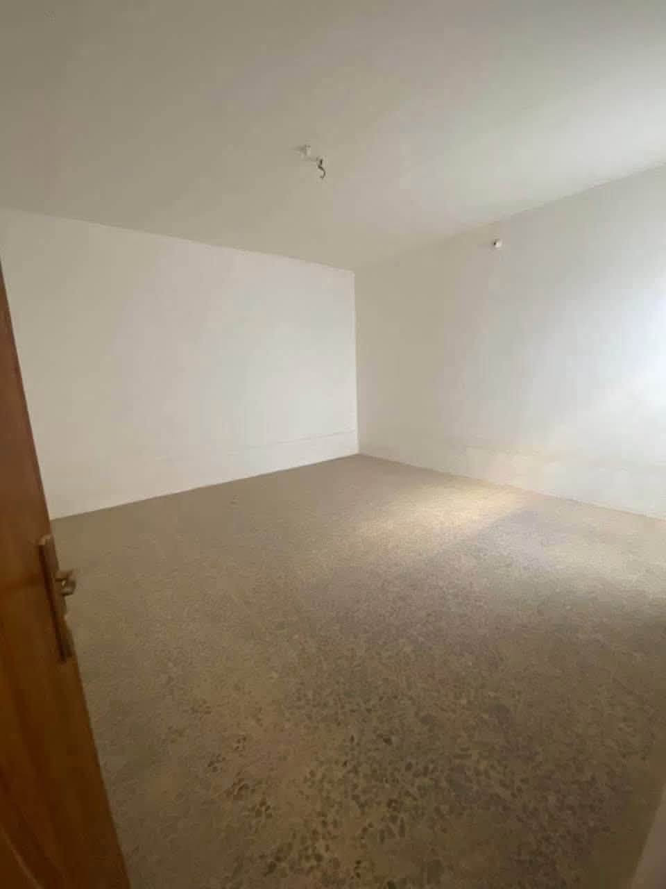 � شقة للايجار – حي الجامعة 🔹
سعر للايجار /250 

تتكون من:
• غرفة نوم
• صالة
• مطبخ
• صحيات
• سطح

مناسبة للعائلة الصغيرة والسكن الهادئ 

🔺#للاستفسار مراسله واتساب ع الرقم التالي 

http://wa.me/+964*********** مقتدى 📲

—————————————————————
او زيارة مكتبنا

🔺العنوان:- حي الجامعة شارع عشرين مكتب مقتدى العكيلي للعقار والمقاولات العامة
