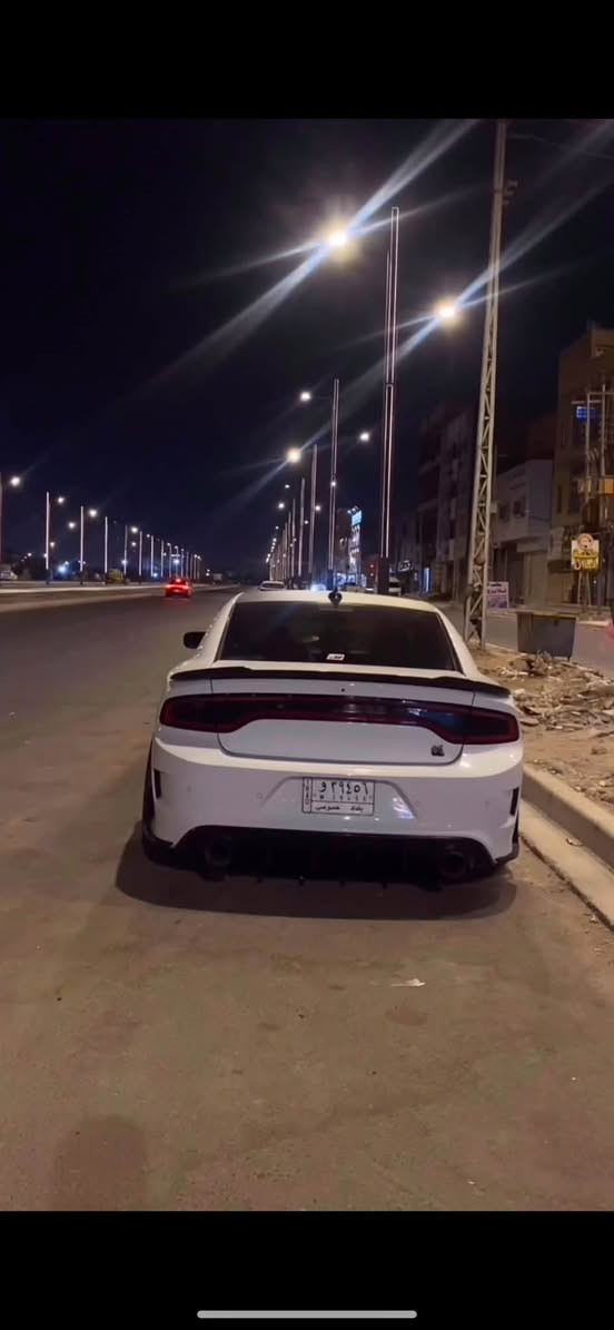 سكات باك ١٩ رقم بغداد فول عدا الرادار الامامي
ميموري وتدفئة وتبربد كشنات …الخ
ماشية ٣٩ الف ميل
السيارة ضالة بالبيت ٢٤ ساعة تطلع بالسنة حسنة
حادثها جاملغ امامي وبارد بكدر الشبر حافة البنيد فقط
سعرها ٢١٠ لان مستعجل 
مبدل فقط بطل
***********
