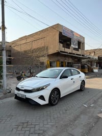 فورتي موديل 2023  ماشيه60 الف رقم بغداد  وارد أمريكي  داخله كلين سرقه ...