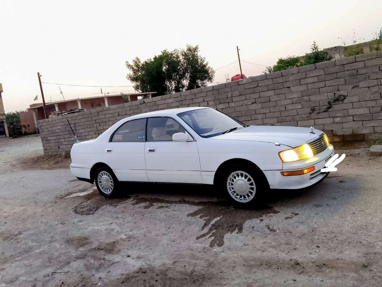 ***********سلام عليكم للبيع فقط بطه متصل مكفوله كفاله عامه)  مكفوله من الكص والنقل جثه وظربه ولعيب شرعي وتحويل رقم بصره دولي بسمي سنويه لل 30) سياره مكفوله من صبغ العام ولصبغ الحزام)  مكينه وكير 2500 مكفولات حداديه توني نافضه تخم تاير جديد كهربائيات كله شغاله سياره جاهزه مانقصه برغي)  ومال جناي)  مكان بصره قضاء المدينه)  سعر 55 وبيه مجال للشراي) الرقم ***********
