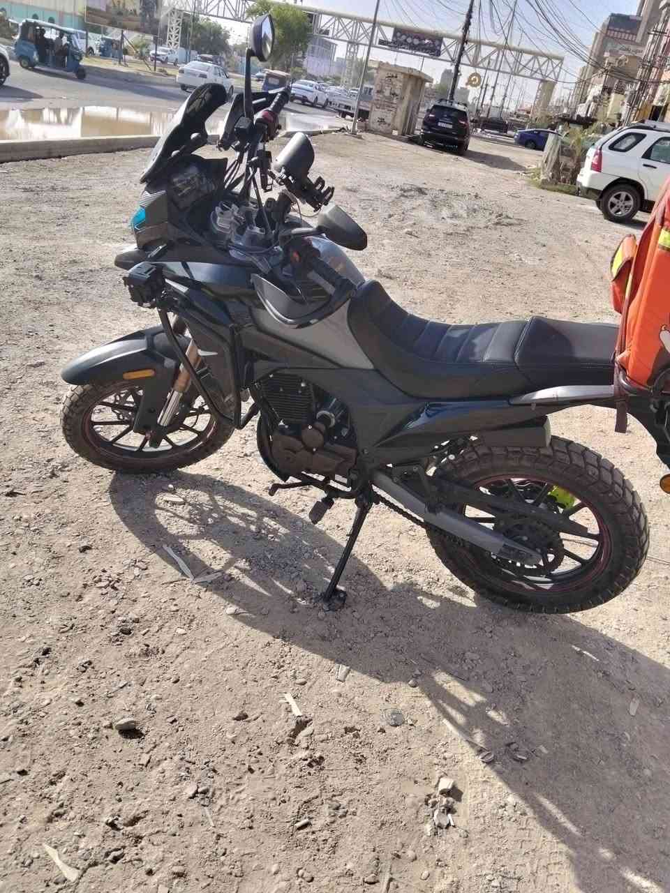 سلام عليكم ورحمة الله وبركاتة
دايوان آدفنجر 300 cc موديل 26 بأسمي الدراجة 
ماشية 13 الف مثل ماموضح بالصور دراجة نضيفة حيل نضافتهة 95%  
السعر 3350 بيهة مجال
بغداد العبيدي 
***********
