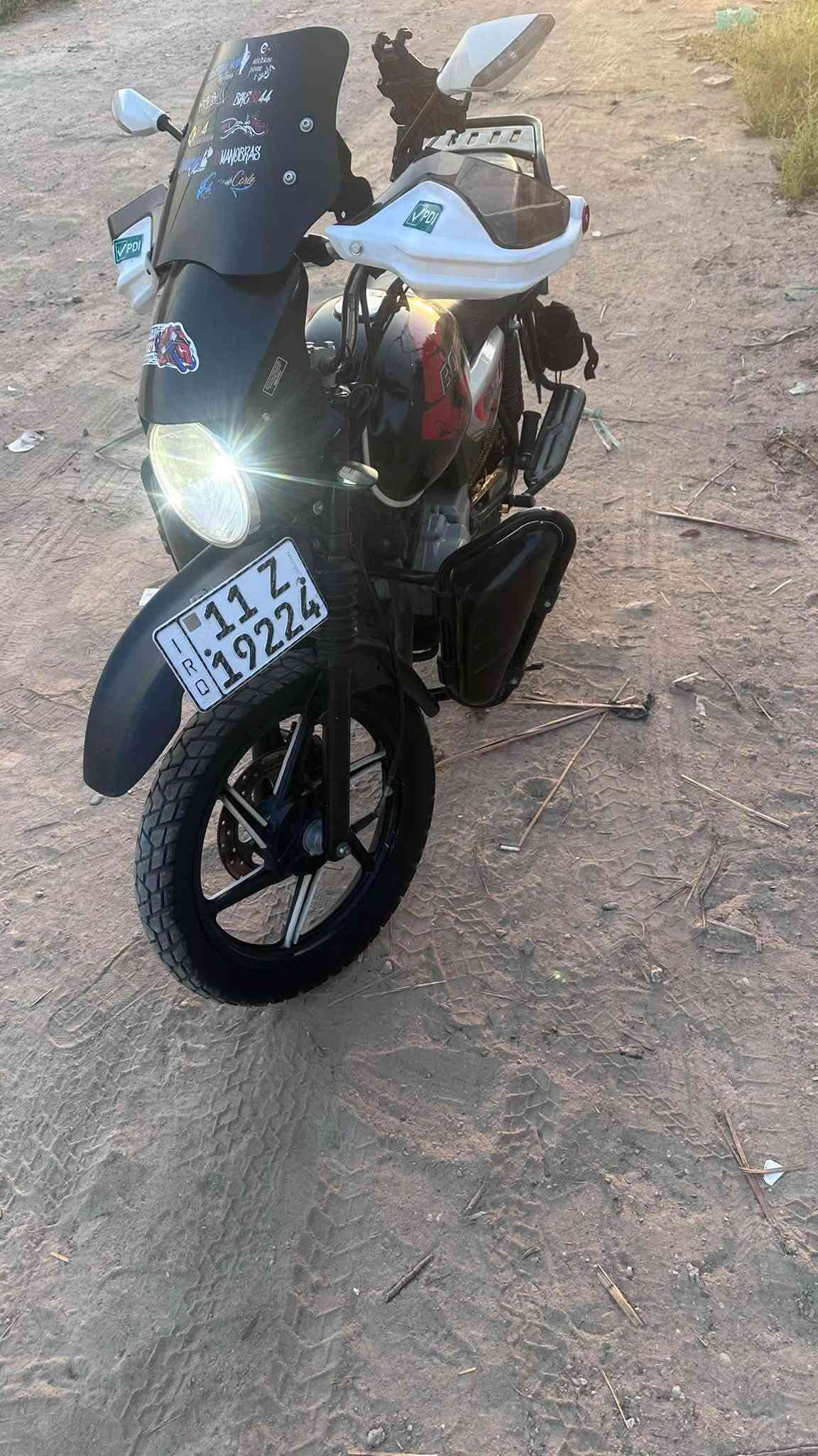 ‭***********‬سلام عليكم بوكسر جبلي للبيع موديل 23 شهر 12 رقم وسنويه نگليزي  بغداد تحويل مباشر كهربائيات شقاله كلهه لايت زنون صطاب خلفي ابو اللد دشبول لكتروني وبعد بيهه اضافات محرك مجفت الدراجه اي نغص ماكو بيهه السعر 2100 مكان بغداد متواجد واتساب او اتصال عله نفس الرقم
