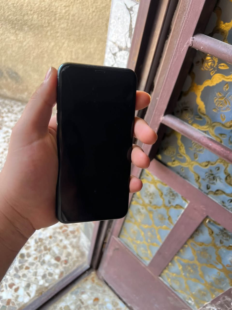 السلام عليكم أيفون 11 برو ماكس وتر مكفول من كلشي ممفتوح برغي بي ذاكره 256 بطاريه 85 كله بلادي فقط سيم كارت واكف يعني تخطي السعر 225 وبي مجال بسيط كلش مكاني بغداد الراشديه مقابل مرور الحسينيه ***********
