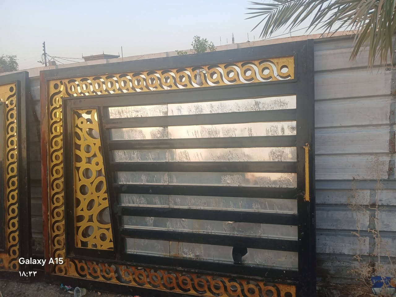 باب سلايت للبيع ارتفاع مترين
عرض ٣ متر 
السعر 400 وبي مجال 
سجه موجوده ويا 
العنوان بغداد ناحية الوحدة قرب بسماية 
اتصال 
***********
