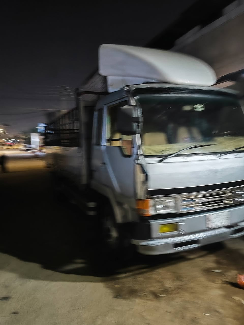 اسلام عليكم فوصه مربع للبيع مكينه16 عادي لا بخار ولا تنقيص طول 6 سنويه 31 العلوان البصره  السعر 115 بيها مجال الرقم:***********
