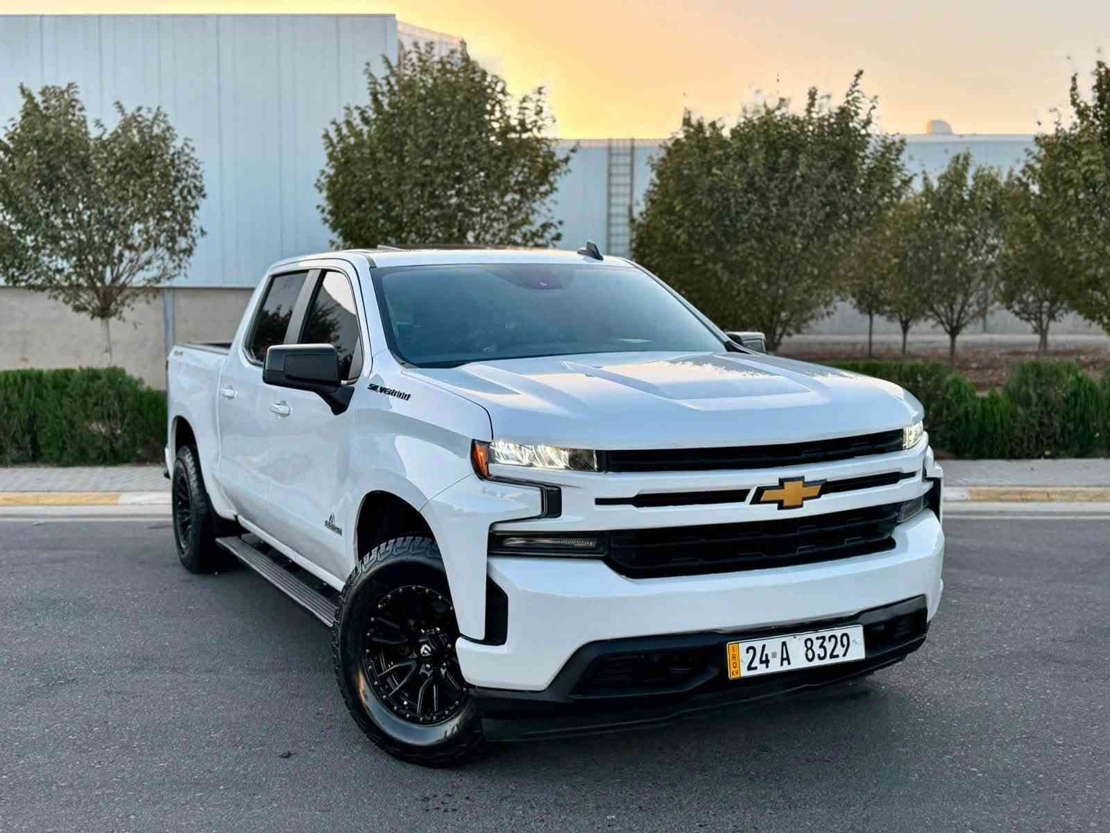 بسم الله الرحمن الرحيم
ارخص سعر كل عراق  219$ ورقة  قفل🔏🔥🔥👋🏻👋🏻

شيفروليت سيلفرادو موديل 2019 شكل جديد V8
باب طويل بدي قصير مرغوب ✅

مواصفات TRUE NURTH LT فول مواصفات
فتحة و فور ويل دفع رياعي 4X4

محرك V8 5.3L تمانية سلندر محرك مرغوب 🔥🔥
گير و محرك بشرط برغي مامفتوح ✅…. 
گير و محرك كهربايات شرط جديد جديد  .........
▫️فور ويل دفع  رباعي 4x4
ماشي 82 الف حقيقي ✅📦

▫️سيارة داخل كلين تايتل✅
🔹صار بلعراق ( نص بابين صبخ جهت سكن )
🔹بجم أمامي و خلفي كپس بدون أيرباگ
🔹أيرباك كل بيلادي سليم ١٠٠/١٠٠ ✅
🔹سيارة جديد حيل حيلوة نضيفة 📦📦

🔹اربع تاير و ويل جديد بدون مصروف ✅

مواصفات// 
بصمة . فتحة . فور ويل .  رادار أمامي .  . لايت ليد و زينون . شاشة كبير  .شاشة و كاميرا. كشن جلد و كشن قاصة . كشن تتفيئة . ستيرن تتفئة . كشن كهربا . اوتو ستار ستوب . بريك بصمة .جام خلفي كهربا . تبريد مركزي . ليد داخل بدي . بلاجكتور . بكلايت ليد . تحكم ستيرن. تحديد سرعة . ويل كاب … 

محرك گير صدر حداديه تبريد تخم تايرات جاهزة 🧿🧿

رقم و سنوي جديد تحويل مباشر… 
رقم مميز سنوي بأسمي تحويل بشرط......

مكان سيارة سليمانية… 🙏
                                                   ☎️:***********
    *********** واتساب
