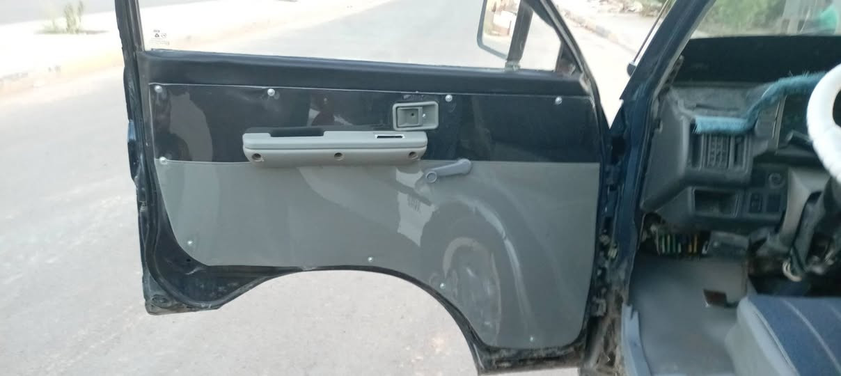 السلام عليكم كيا موديل ١٩٩٤ بغداد ألماني سنويه لنهاية ٢٨ مصغره هيئه ومرور مامطلوبه لو ربع تريد تحويل او وكاله مصبوغه جماليه محرك وكير واكسل مكفولات مشط ستيرن وباور جديد سلف وداينمو وباتري جديد طخم تاير جديد صار يومين شديتهن دوشمه جديده كهربائيات فوول السعر ٤٤ وبيه مجال خابر وتدلل مكاني بغداد للاتصال *********** او *********** أخوان مامتواجد علفيس نهائيا وخاص هم ماكوو
