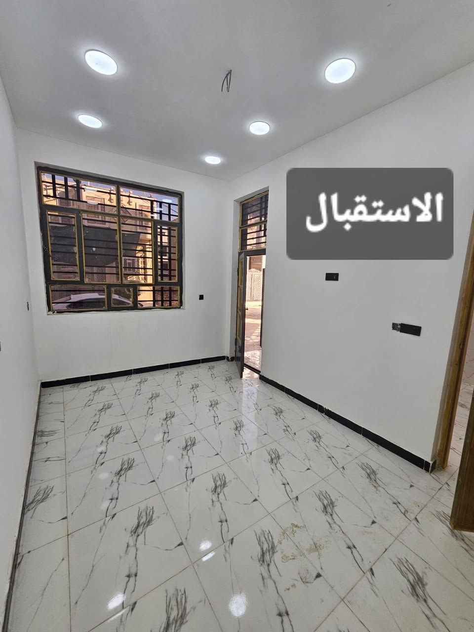 شباب اني مو دلال ولا بياع شراي دار ٦٥متر للبيع / جديد غير مسكون
ألف عافية الي يصير من نصيبه 

( واجه البيت ٦.٥ متر ) ⭕️
مدخلين حلوات للبيت 
يعني الاستقبال مرتاح والمطبخ مرتاح 

البيت بناء مال جناي مو تجاري 

مدخلين للبيت / رافت ٩٠سم / كل الجدران ٩ انج 

البيت جاهز من كلشي تانكي / موطور مي / سخان 
* ربط جديد عله ضفيره الكهرباء الجديدة 

* البيت مصبوغ بالكامل وجاهز 

( شارع سليم دروش/ قرب اسواق النبأ العظيم ) 📍

البيت يحتوي على

٣ غرف نوم 

 استقبال 

 مطبخ 

٣ صحيات 

مخزن 

السعر معقول وللتواصل *********** تمار
