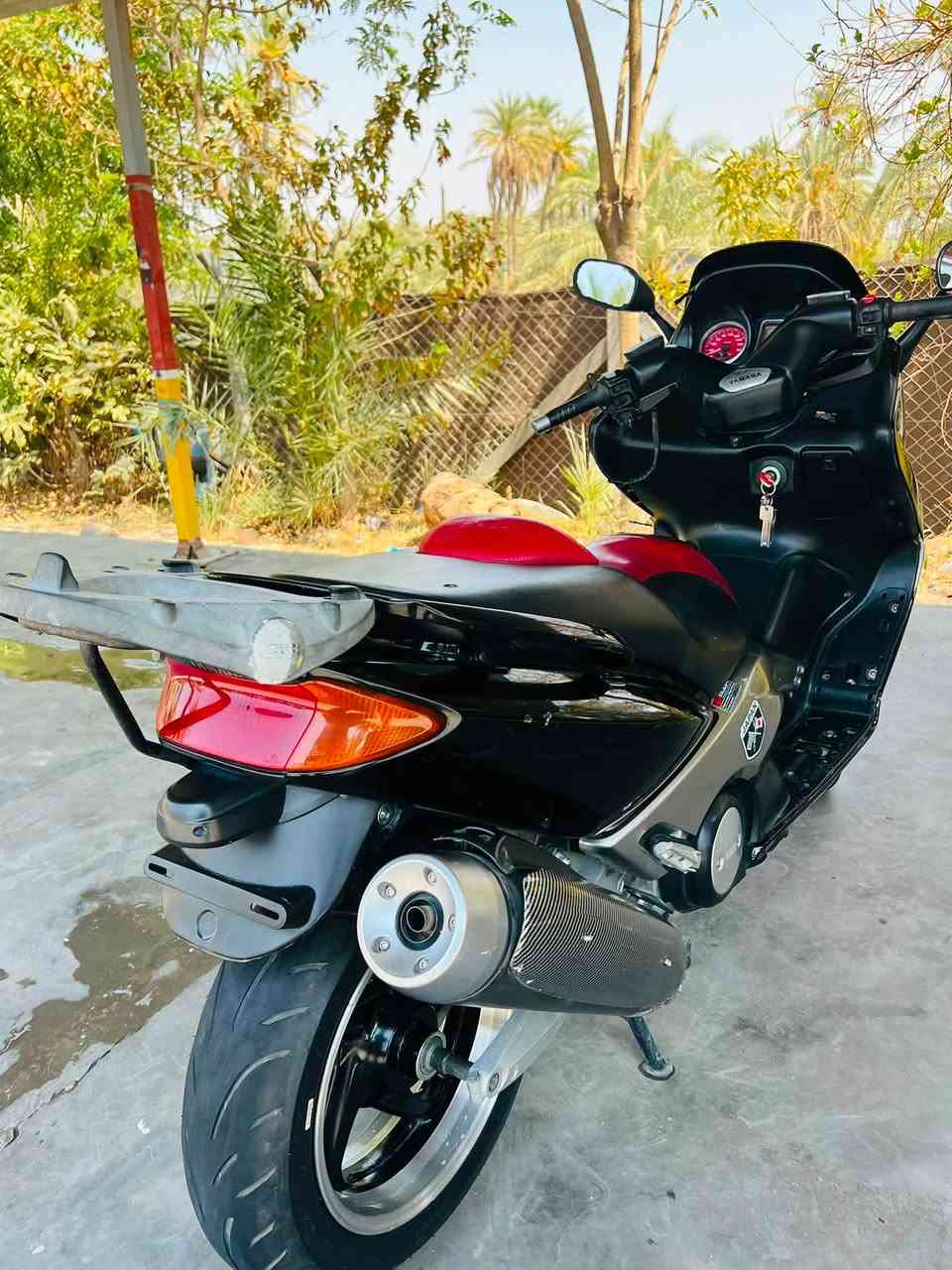 السلام عليكم
T MAX 2008
السعر 18
مبدل بيها يطق 
ونقص وحد من الصفاح جو الاشباره 

لاستفسار ***********
اتصل وبيك خير ودلل
