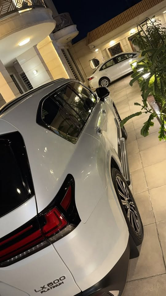 لكزس بلاتينيوم • ٢٠٢٥ • رقم بغداد
