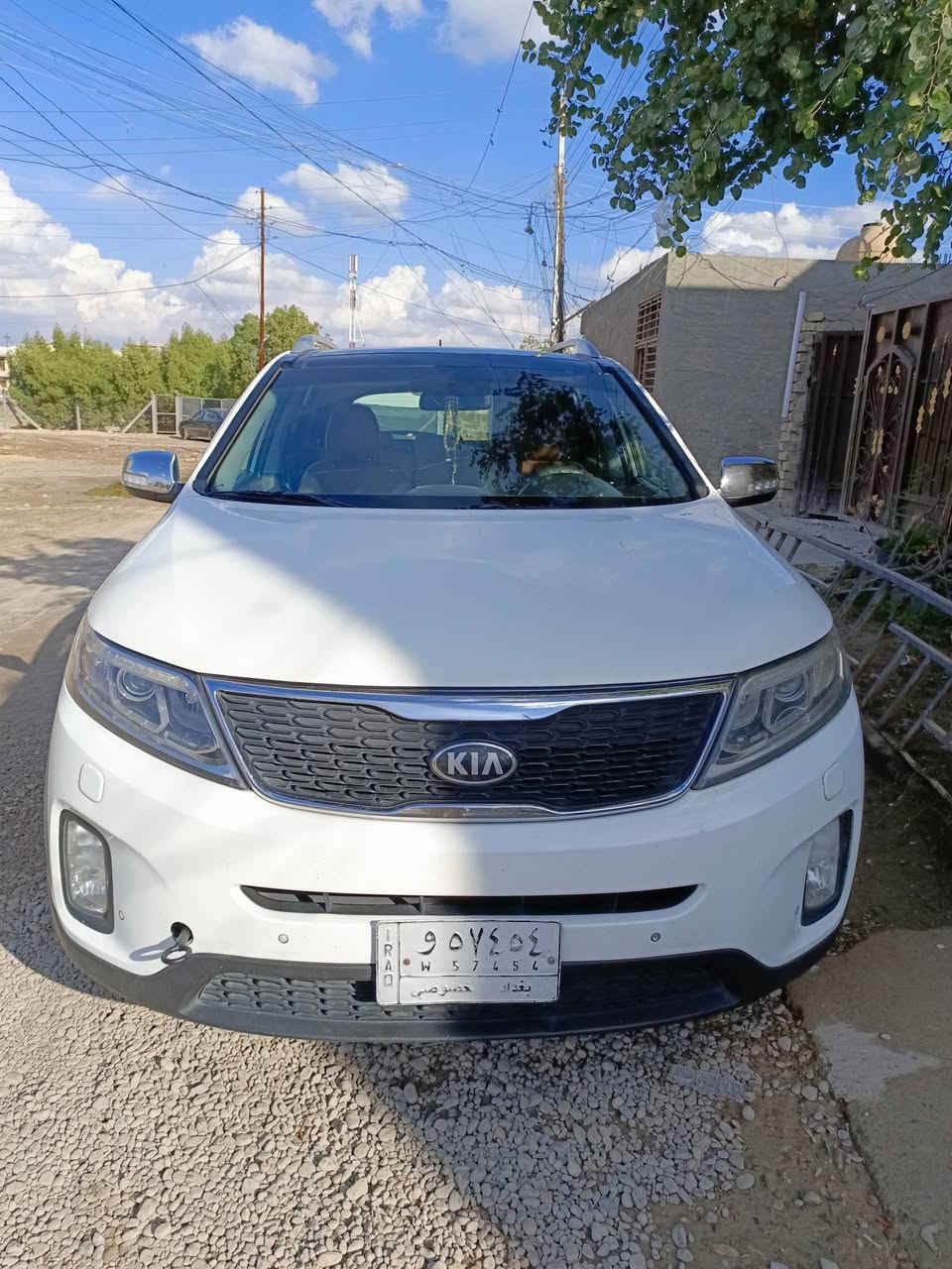 سورنتو للبيع موديل ٢٠١٤ كامل مواصفات ١/١ كويتي مكان السياره بغداد رقم الهاتف ***********  السعر 175 وبيهه مجال بيهه
