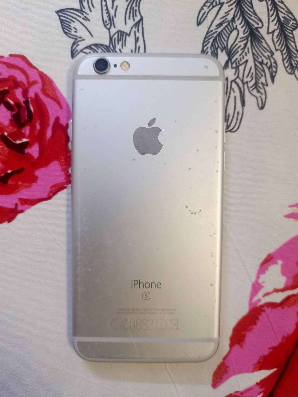 ايفون 6s • بطارية 100% • مقفل ايكلود