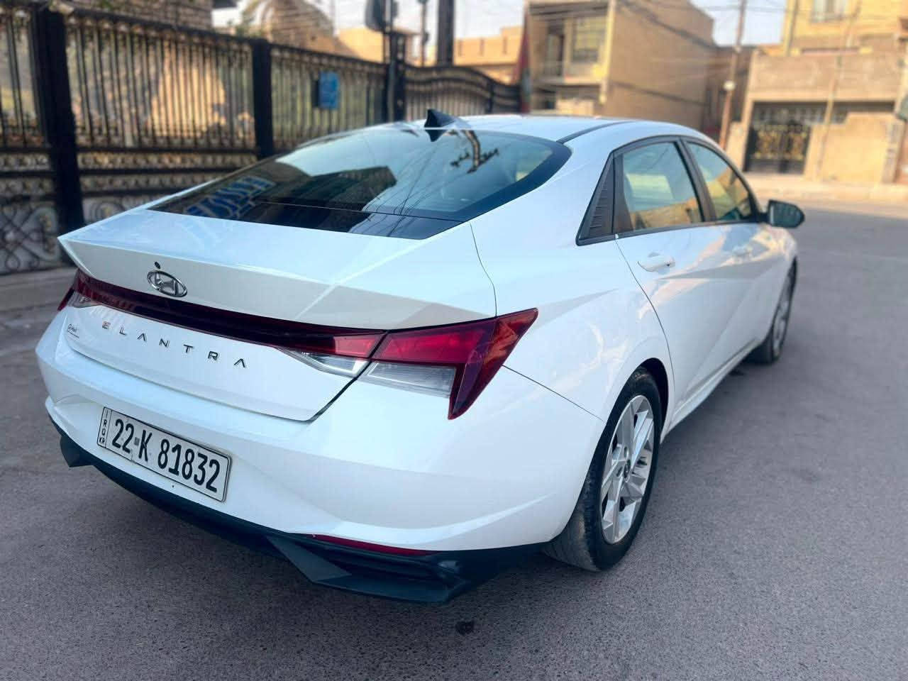 السلام عليكم عندي هونداي النترا  موديل 21 حادث جاملغ وبنيد بدون دواخل جديده ونظيفه جداً
المواصفات 
١-تحكمات ستيرن جهتين فول
٢- شاشه جبيره بلاد
٣- درايف مود
٤- انظمه قياده سبورت نورمان عادي
٥- داخل احمر
٦-رادار امامي وجانبي
٧-كاميرا ١٨٠ درجه
٨-لايت زنون
٩-لدات اماميه 
١٠-بصمه تشغيل + ابواب 
١١- تشغيل عند بعد
بقيه المواصفات المعروفه مال نص فول سعرها ١٣٢ وبيها مجال مكاني بغداد الطوبجي ***********
