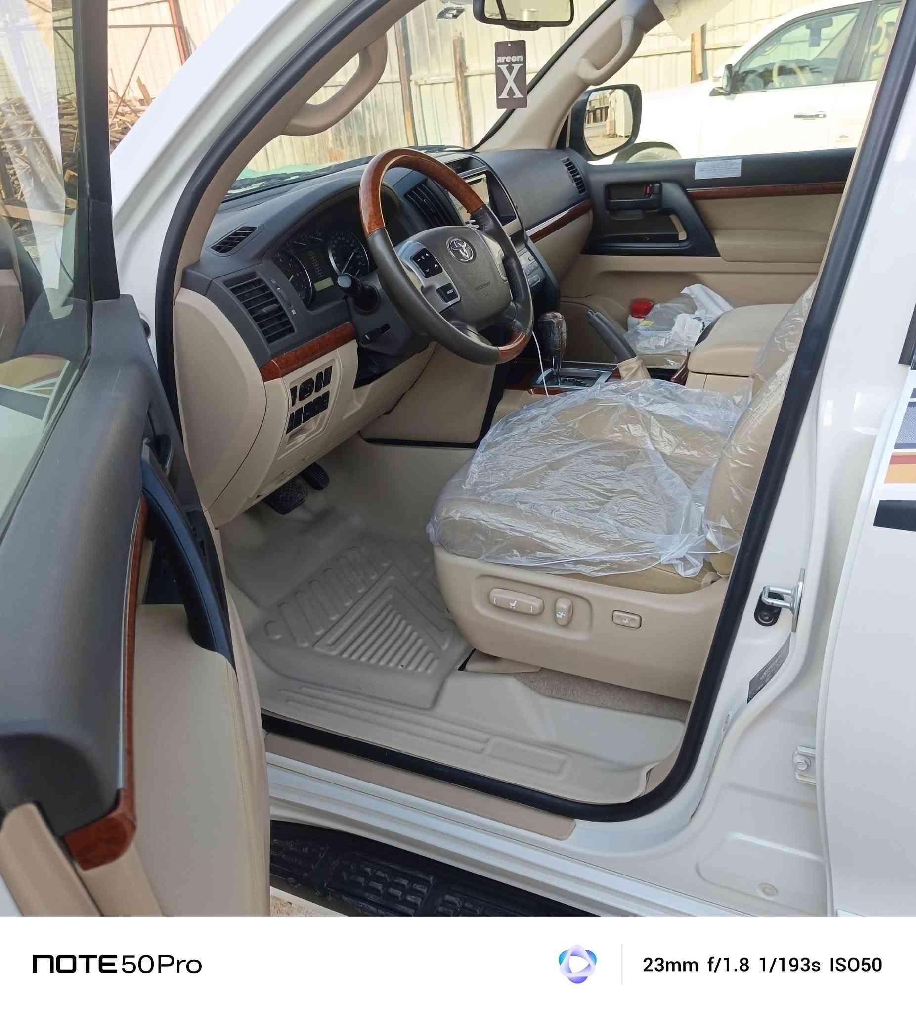 لاندكروز • ٢٠١٥ • مكفوله
