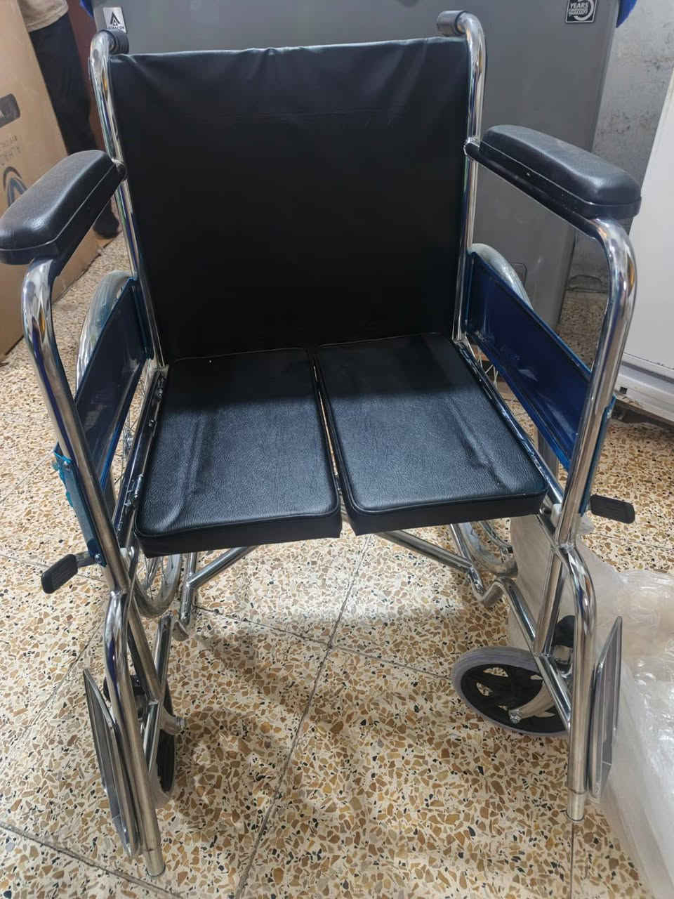 سلام عليكم عربانه جديده البيع بل كارتونه سعره ١٥٠ وبيه مجال ***********

