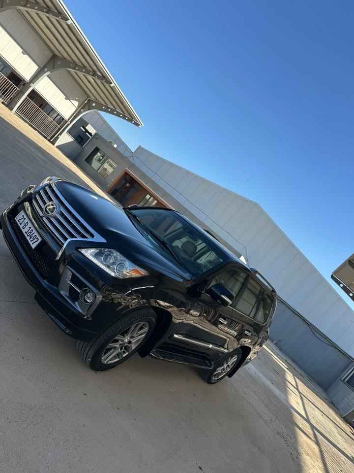 لكزس LX570 • محدث ٢٠١٥ • ٧ راكب