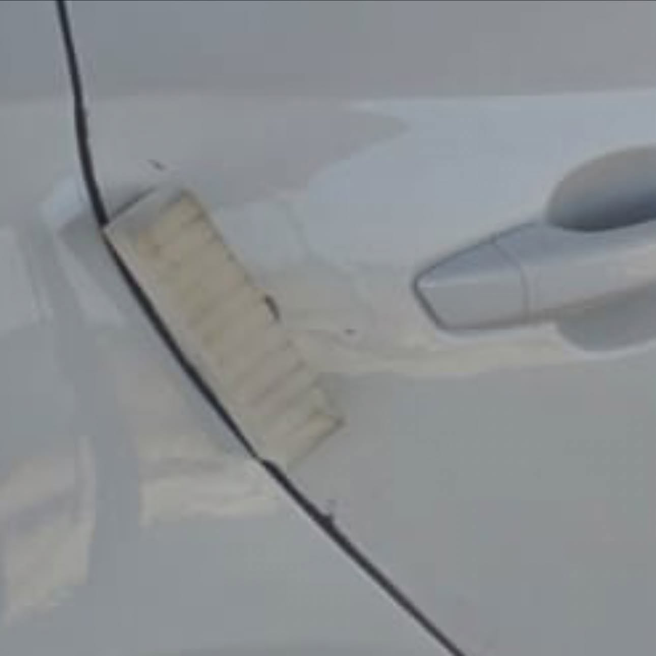 BYD seal05
ويل كروم
مواصفاتها معروفه
2025
ماشيه14الف
بيها بارد بالباب الخلفي عكس السائق موضح بالصور
سعرها19مليون
مكانها بغداد 
***********
