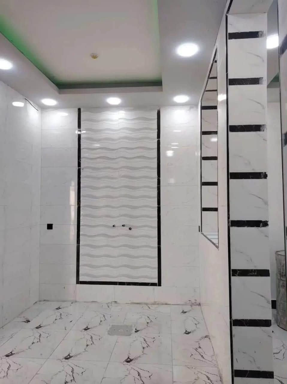 عرض مناسب جداً
بيت 50 متر مربع🏠للبيع بالنجف مقابل ملحق القريه شارع الصب عمود ٣٢١ يم السوك مباشر

السعر  19 مليون فقط 💸💸
للاتصال ***********
***********واتساب

نص مكتوب في الصور:
- بلاشششششش خلص من الاجار وأخذلك 50