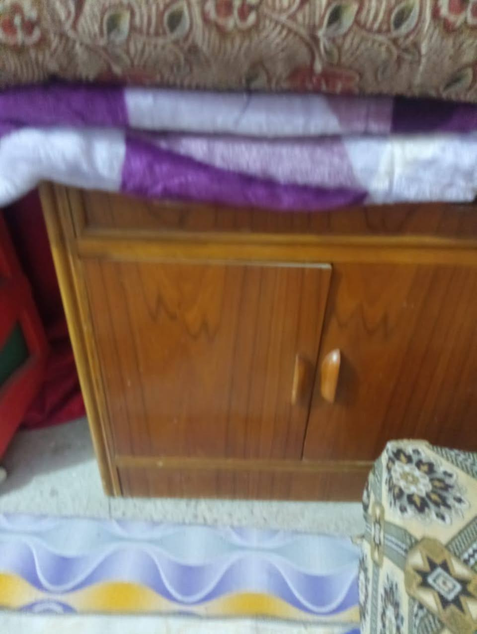 غرفة اخشاب نجارة ٢٠١٦ نضيفه سعر ٥٠٠ 
مكان حلة السياحي الدولاب 
للشراي يتصل او يراسل واتساب هذا 
رقم ***********
