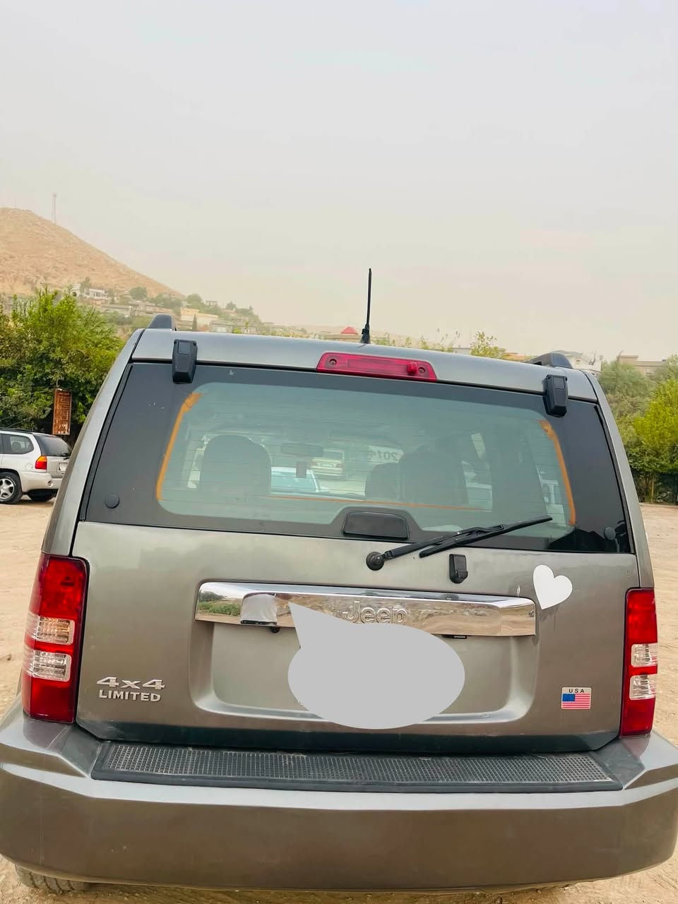 جيب ليبرتى ٢٠١٢لمتد  فول فول  جديد ولا برغي ما ملعوب بي كير محرك تبريد  كله جديد  بانسبه صبغ باب صندوق شبر بي  سياره مال بيت جديد. ماشي ١١٧الف   اريد بيع مستعجل  محتاج. فلوس و سعر مال بيع ٩٥$قفل قفل قفل  سياره احلى من صوره سياره. موجود موصل ***********واتساب
