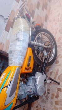 اربع كير كلك للبيع كلشي مابيه لا تدخين ولا بيها شي هذا رقم صاحبها 0778...