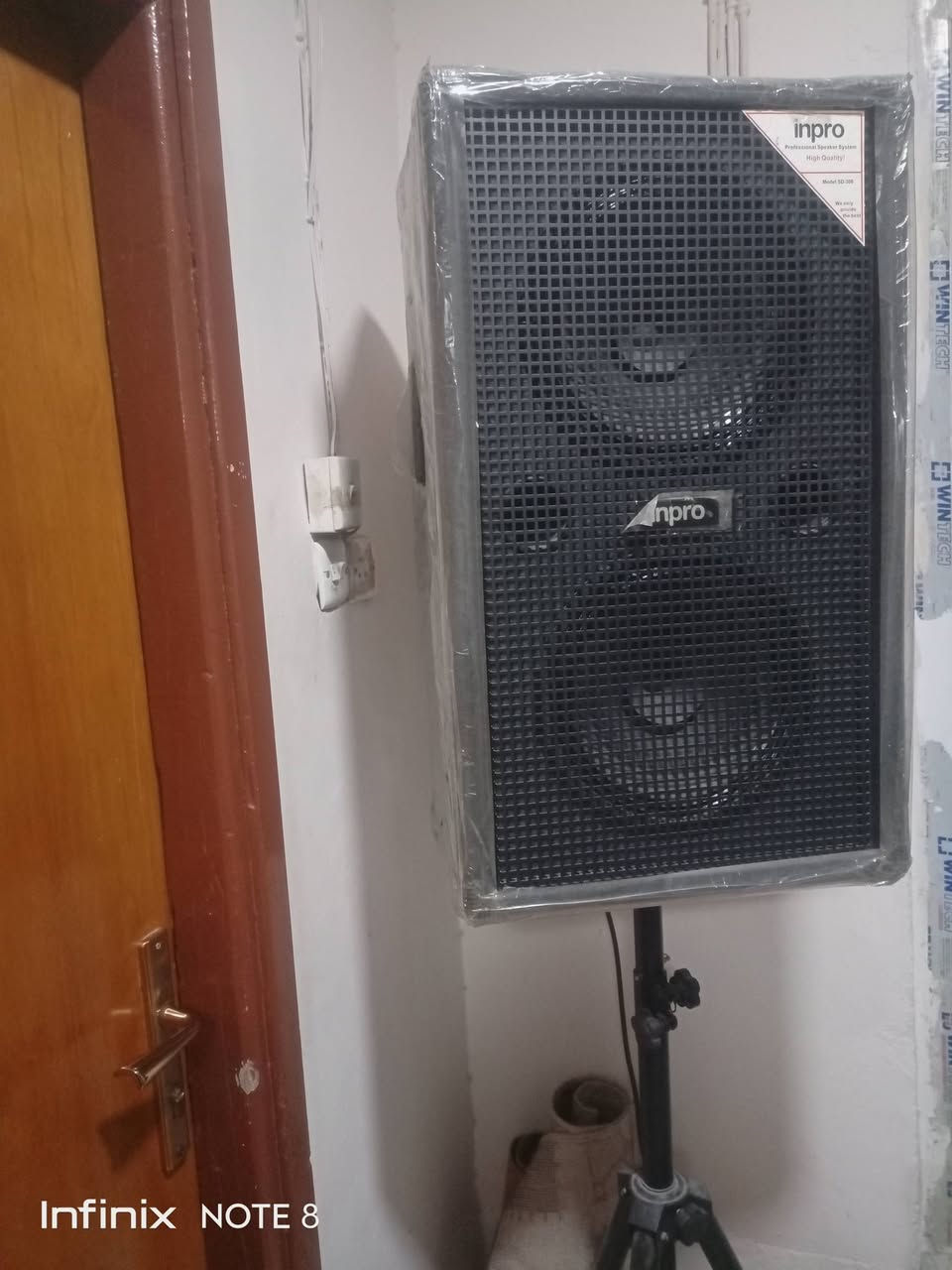 السلام عليكم سماعات دبل سماعة قطعتين2مع مكسر طخم وايرات2
طخم قواعد سماعات جوز جداد ما مستعملين كثير تواصل عل رقم او على الخاص(***********)موصل ايمن
