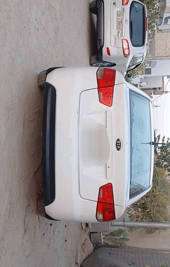 سيار ه سيراتو مديل ٢٠١٢رقم سليمانيه سعره ٨٨ ورقه بيه مجال ضربتهه بيه جنطه فقط تبديل جنطه وكاله ممكن نجف حي النداء شارع المجمعات رقم ***********