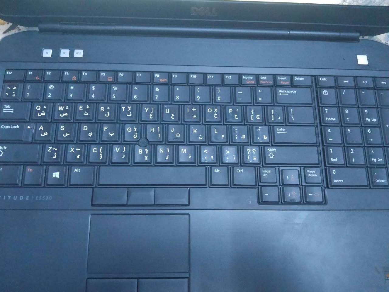سلام عليكم لابتوب DELL للبيع
مواصفات// لابتوب  دل جيل الثالث معالج كور i7  رام
 4 وقابل الزياده وحجم شاشه 16 وايضآ توجد فيه كامره اماميه للمكالمات أو تصوير لابتوب نضافة 95 ٪ جهاز يدعم كل التطبيقات تواصل الاجتماعي مثل ما موضح يمكم ويشغل فودو وسينمانا بدقة 1080 HD واليوتيوب بدقة 2k ويدعم ألعاب و يجي وياها شاحنه اصليه وجنطهة لابتوب سعر (210) وبيها مجال حك جيه //مكاني بغداد _ البلديات //لا يوجد توصيل متواجد خاص
