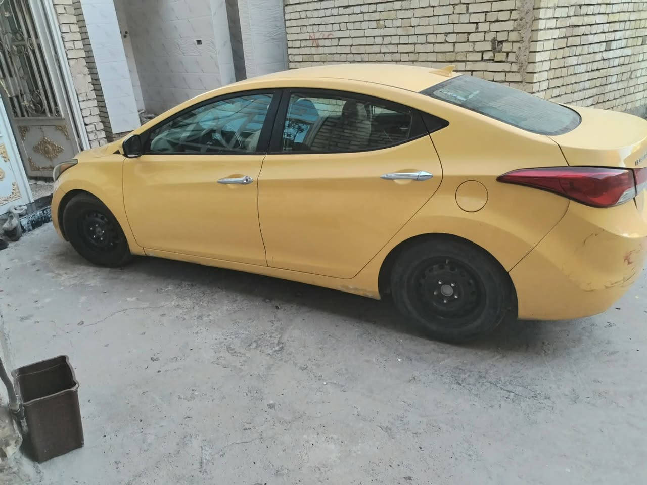 النتره موديل 2013 حادثه حافت الجاملغ ول بنيد بدون دواخل سياره كله ليبل واحد محرك 1800دوش مكينه شادله جديده كير خير من الله تبريد منضومه جديده كله منضومت التبريد بدلته قبل 20 يوم يعني تبريد ثلج خير من الله فول تحكم استيرن تدفه بل كشنات سياره حلوه او كاعد  احله من صوره سياره على صبغته الاوله مامعيوده تخم تاير  عنوان بغداد الشعله. سعر 95 بيه مجال.  ***********
