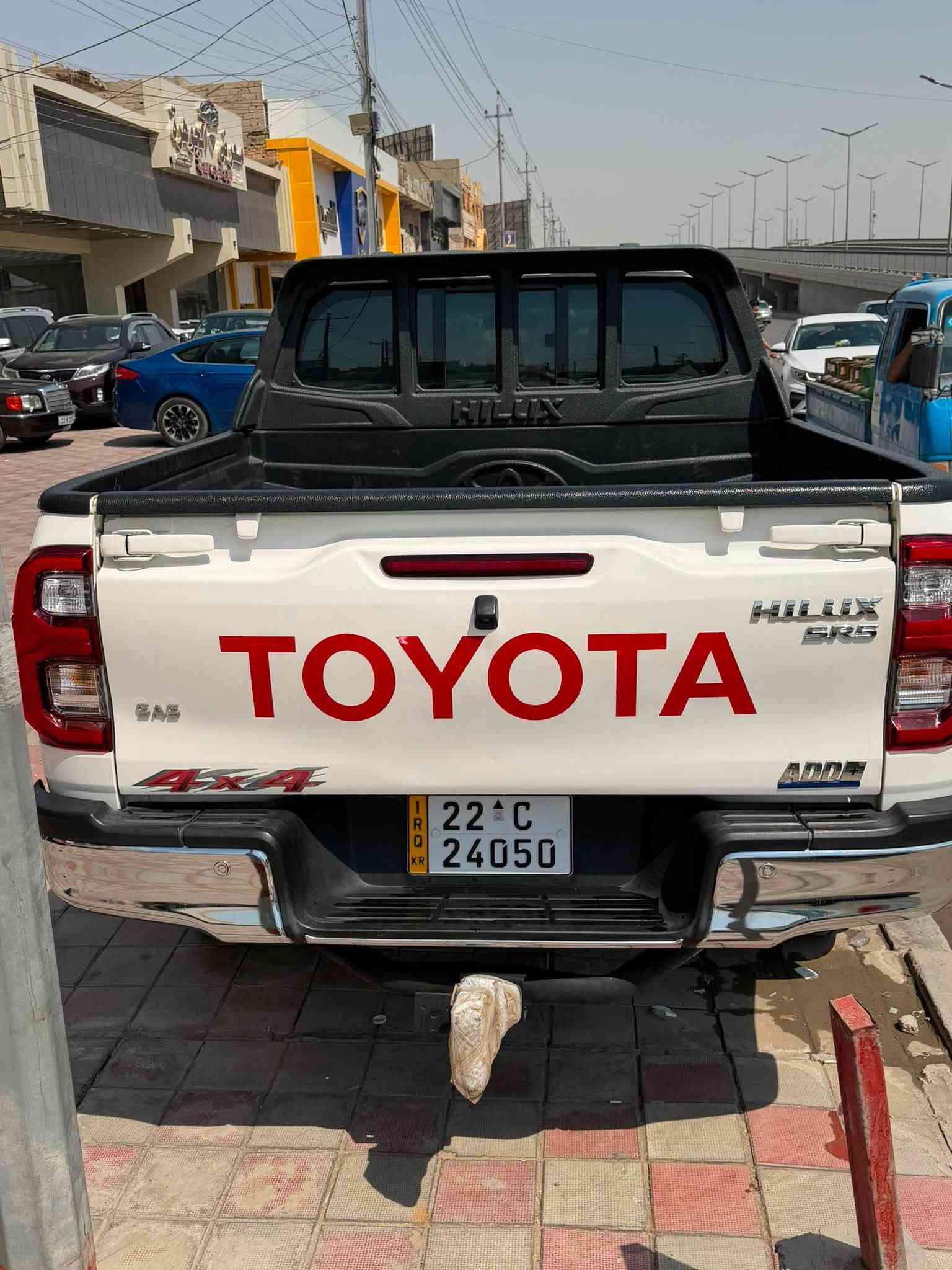 السلام عليكم
للبيع  تويوتا هايلوكس 2021 فورويل 4x4

اوتوماتيك 

رقم السياره اربيل بأسمي شخصياً سنويه لل2031 مجدده وهزه جديده 

ماشيه١٤٥  الف 

السياره جديده جديده كفاله عامه 

سعر السياره 270 بي مجال

العنوان الانبار الفلوجه 

للاستفسار.   ***********
